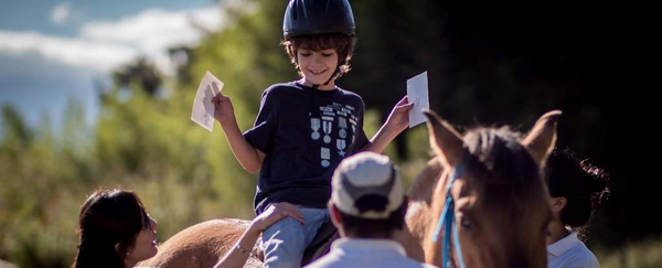 Caballos que sanan: la equinoterapia, una alternativa para curar